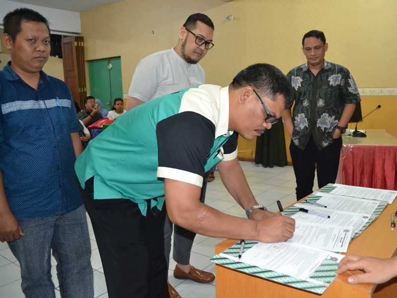 ypdhky_penandatanganan-kontrak-kerja-divisi-tahun-20172018-_433918.jpg